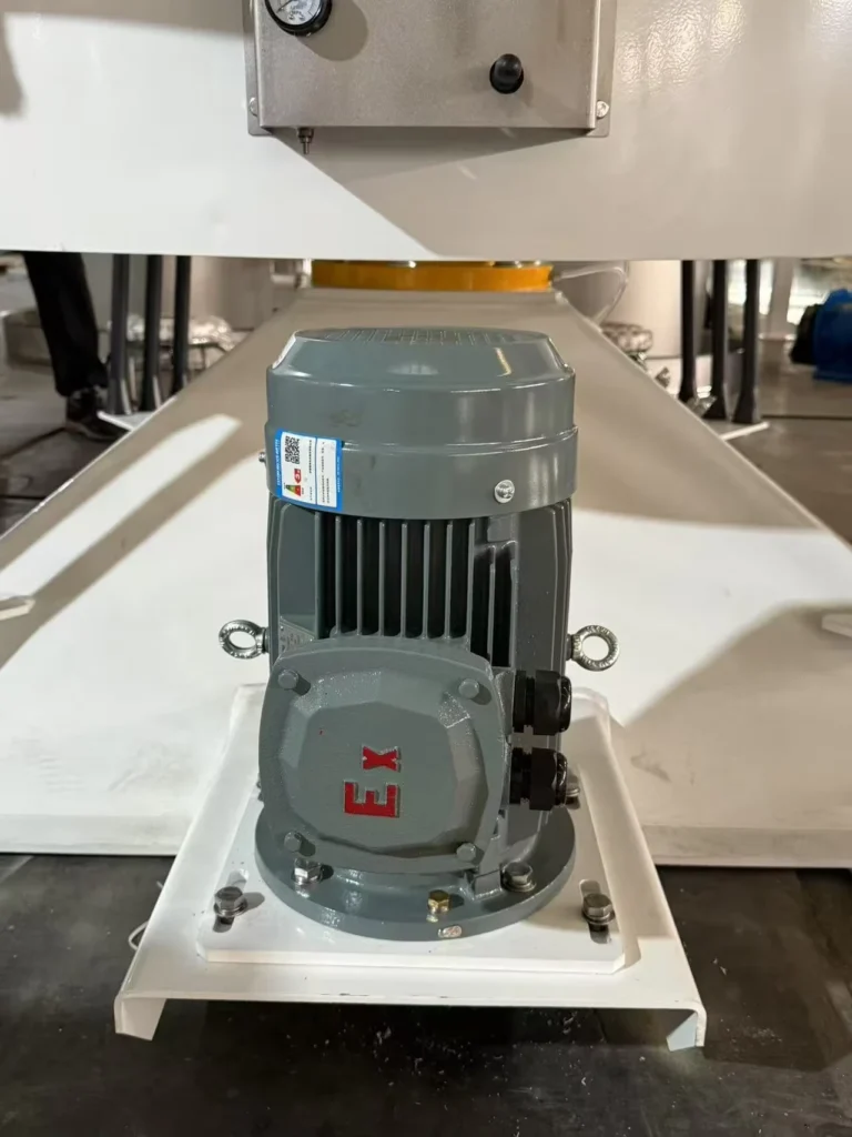 Explosion-proof motor