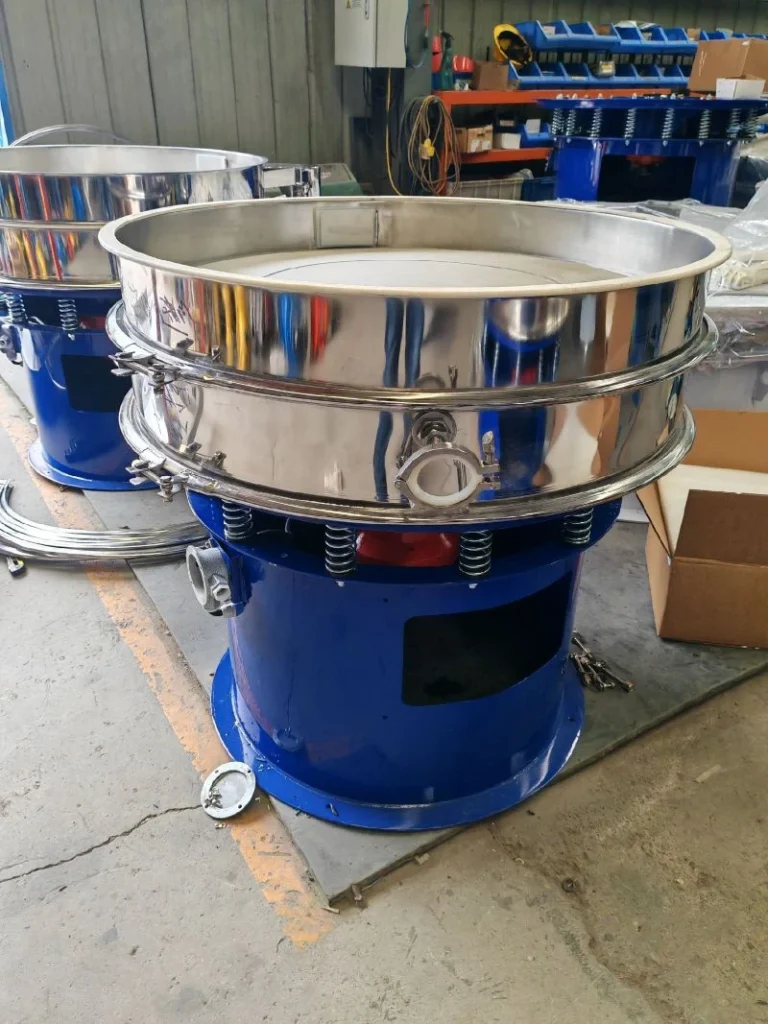 Palm powder ultrasonic vibrating screen for anti-blinding screening