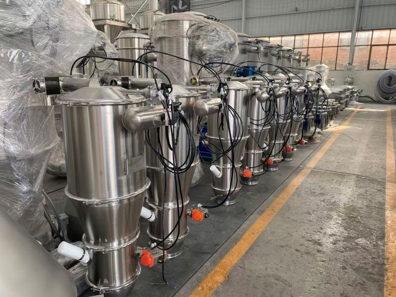 Vacuum conveying system